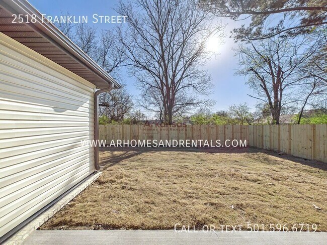 Building Photo - 2518 Franklin St