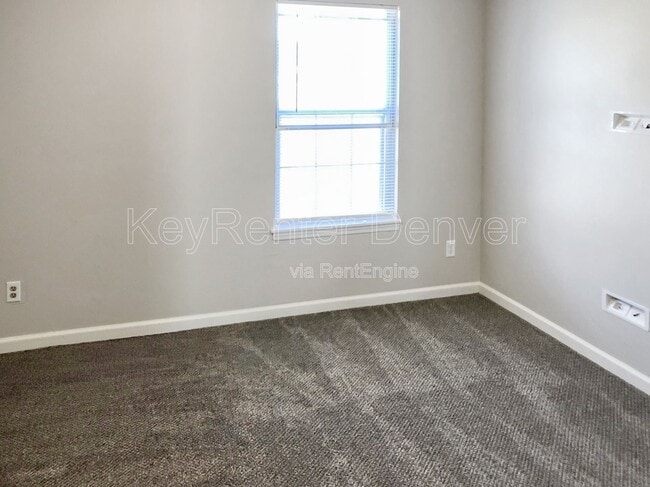 Building Photo - 9218 W Ontario Dr