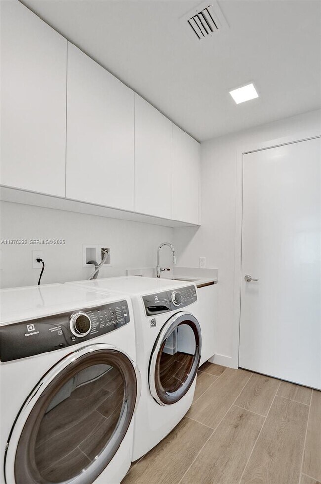 Building Photo - 900 N Ocean Blvd