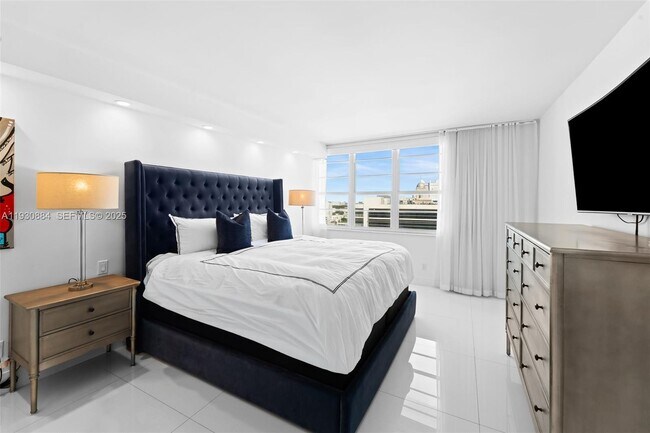 Building Photo - 100 Lincoln Rd