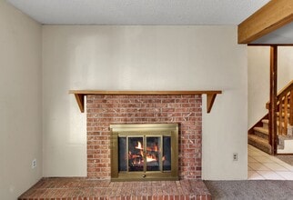 Building Photo - Wonderful 3 Bedroom Townhouse in Cedar Terrace