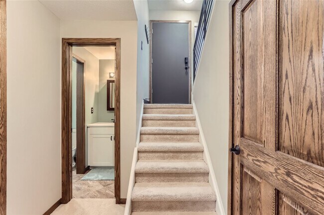 Building Photo - Cozy 2 BDR Home in Boulder with Hot Tub