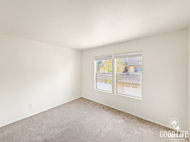 Building Photo - Modern Living with Clean Amenities