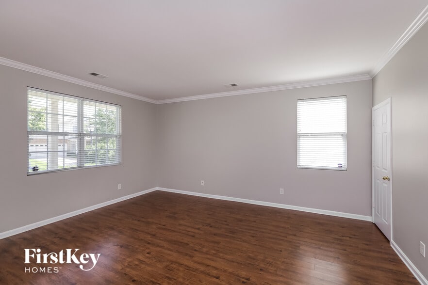 Building Photo - 7347 Lamplighter Close Dr