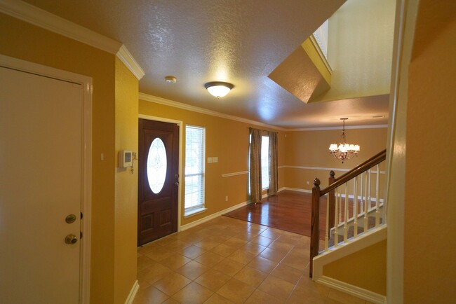 Building Photo - Beautiful Home with Upgrades Now Available...