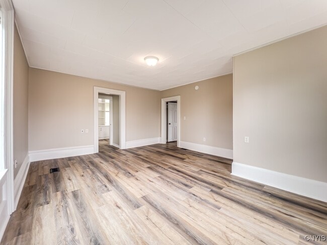 Building Photo - 9611 Brewerton Rd