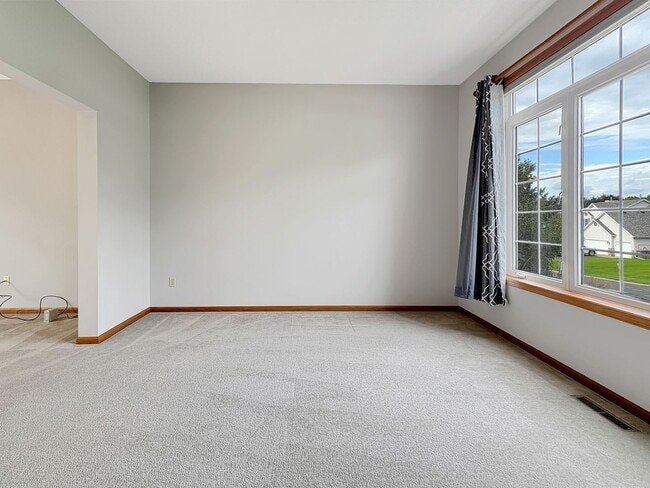 Building Photo - 1839 Valley Ridge Trail S