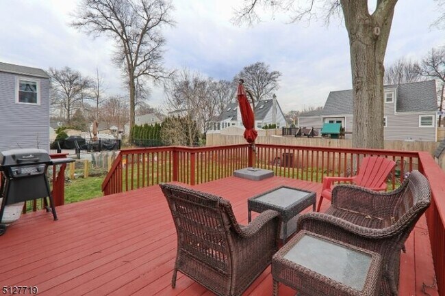 Building Photo - 7 Osage Dr