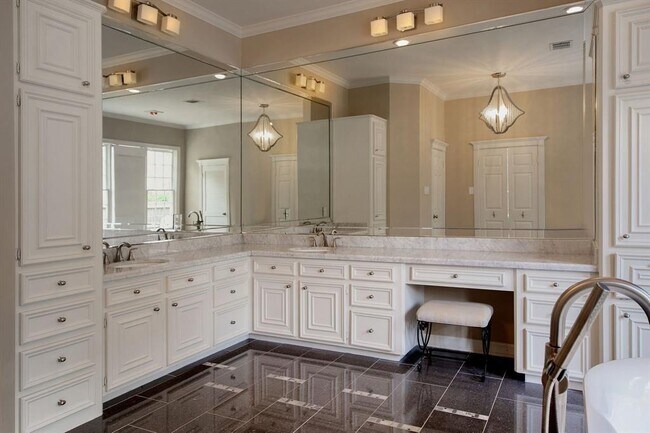 Building Photo - 83 S Longspur Dr