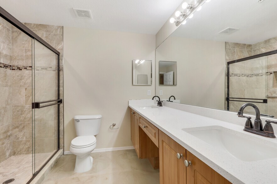 Building Photo - 9025 Colby Dr