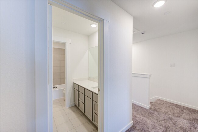 Building Photo - 11914 Carvalho Dr