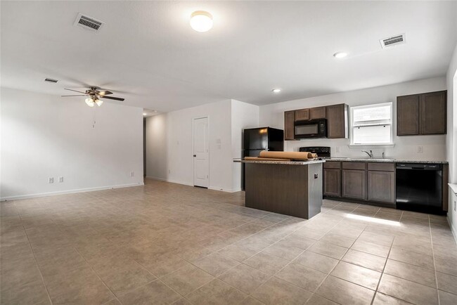 Building Photo - 26692 Pools Creek Dr