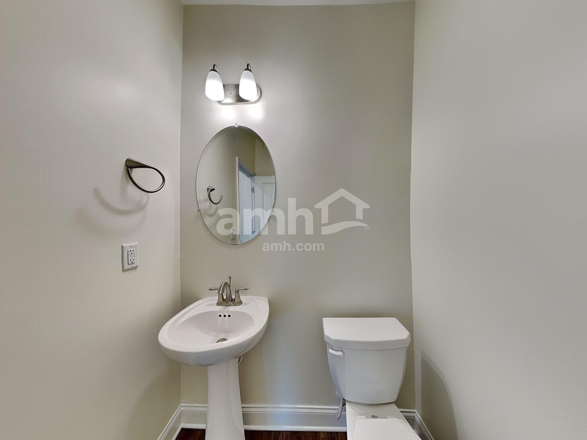 Building Photo - 241 Lake Vista Dr