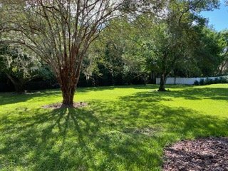 Building Photo - Large Fenced Yard!  Rainbow Woods Home For Rent