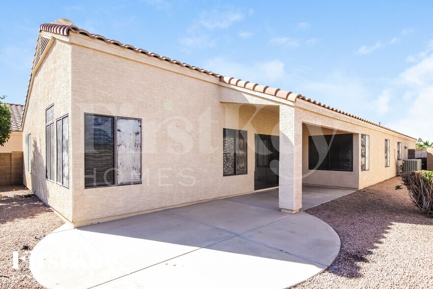 Building Photo - 14915 N 86th Dr