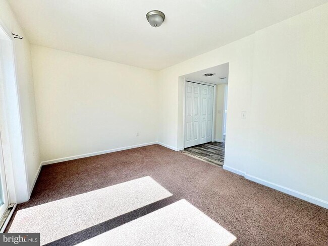 Building Photo - 76 Filbert Dr
