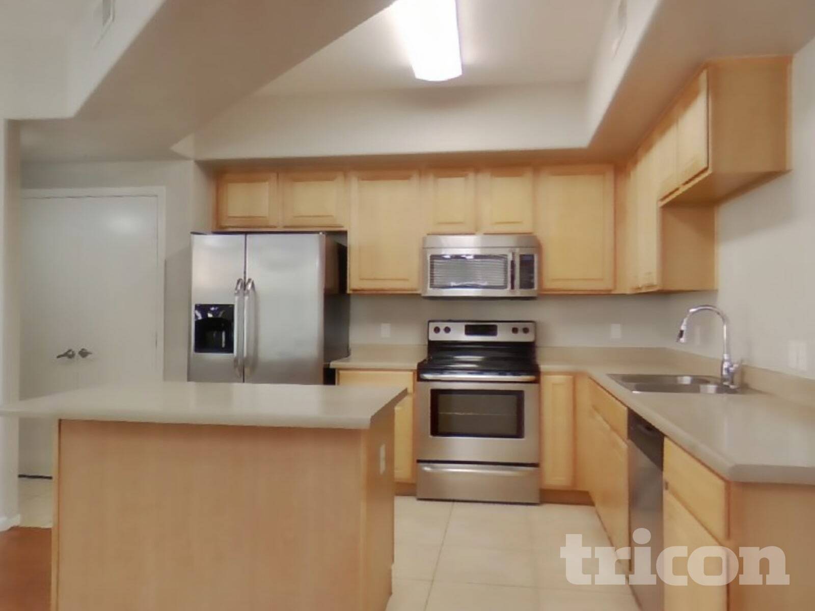 Building Photo - 16825 N 14th St