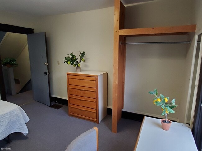 Building Photo - 7 br, 3 bath House - 105 Dryden Court 8-Be...