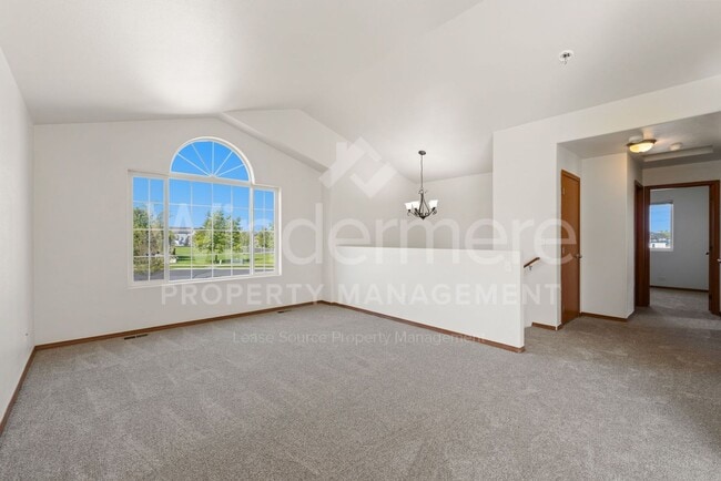 Building Photo - 507 S Lawson St