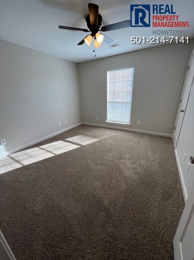 Building Photo - 198 Deauville Dr