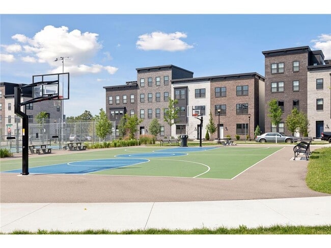 Building Photo - 870 Mount Curve Blvd