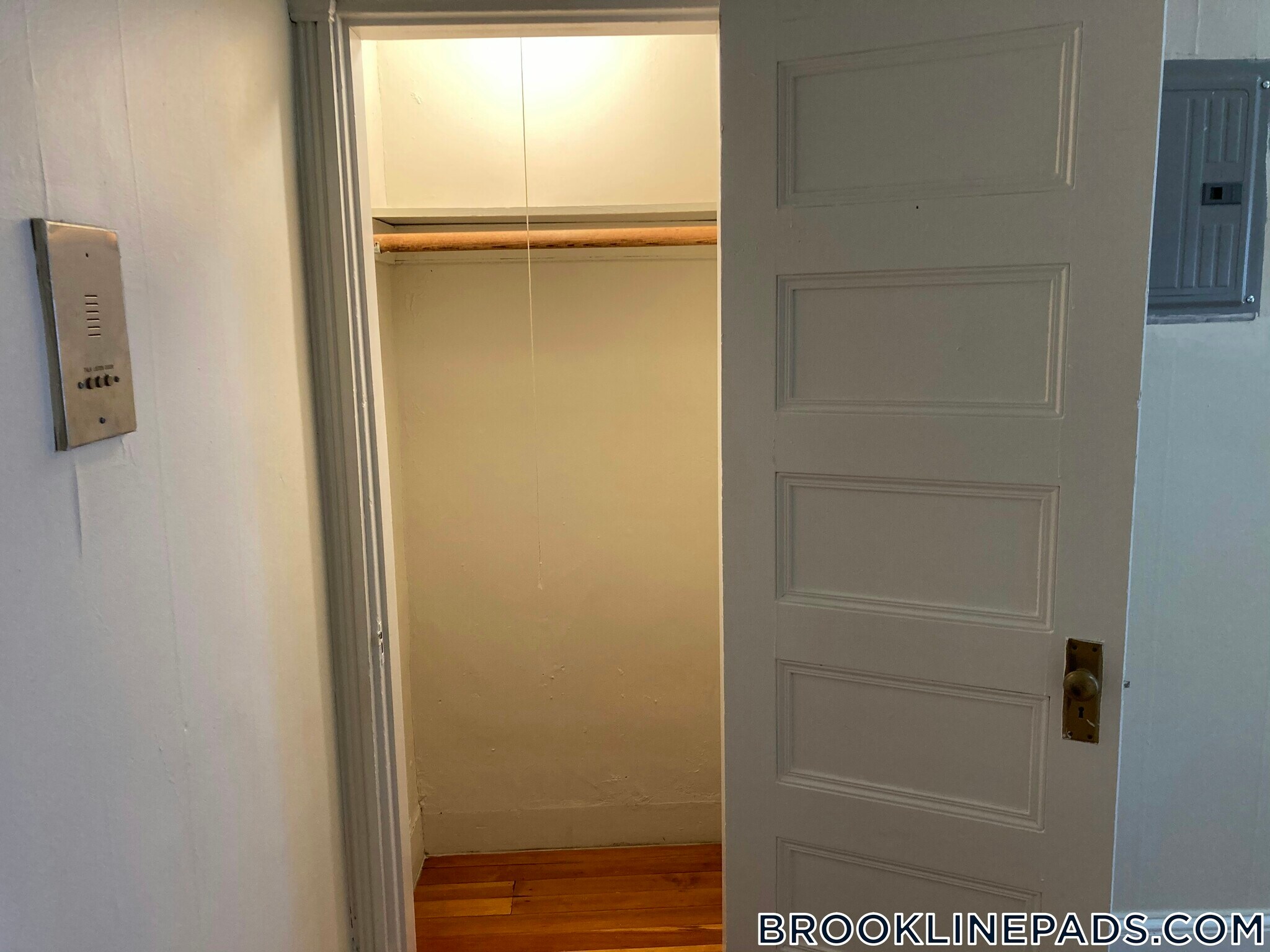Building Photo - 1595 Beacon St