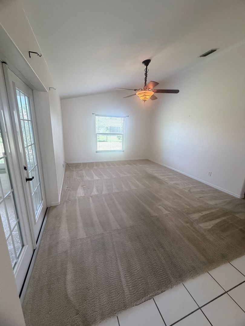Building Photo - SW Area - Move in Ready, off Chiquita Blvd