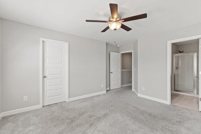 Building Photo - Luxury End-Unit Townhome Near 386 & Long Hollow Pike | Designer Finishes, Prime Location & Mainte...