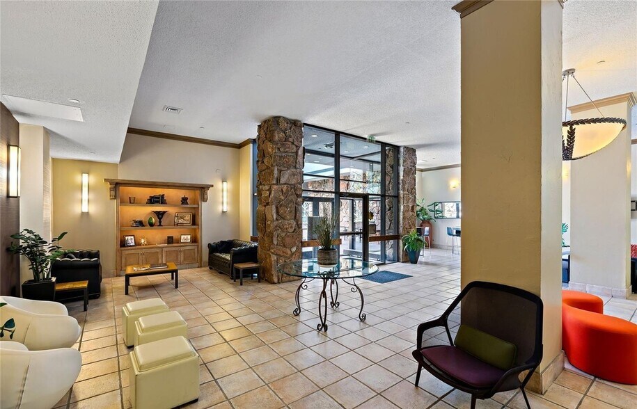 Building Photo - 1020 15th St