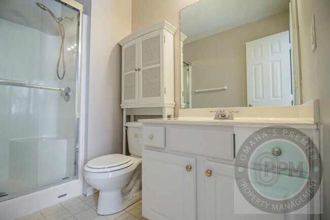 Building Photo - 3 Bedroom / 2 Bathroom House | Millard