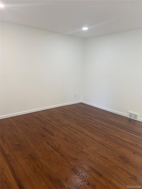 Building Photo - 32627 Dowland Dr
