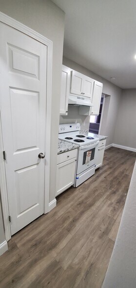 Kitchen - 8552 Rush Ave