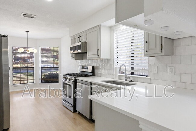 Building Photo - 8554 Timber Lodge