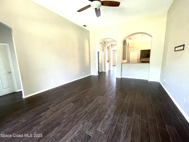 Building Photo - 1600 Tailfeather Ct