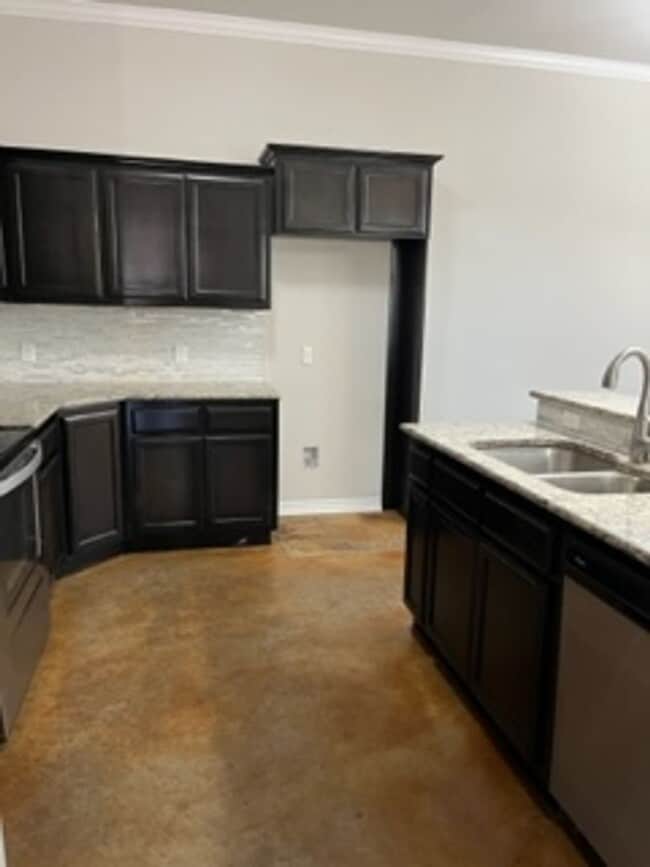 Building Photo - 1st Month Free!