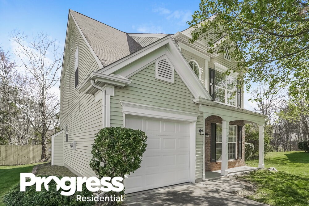 Building Photo - 10453 Roundleaf Dr