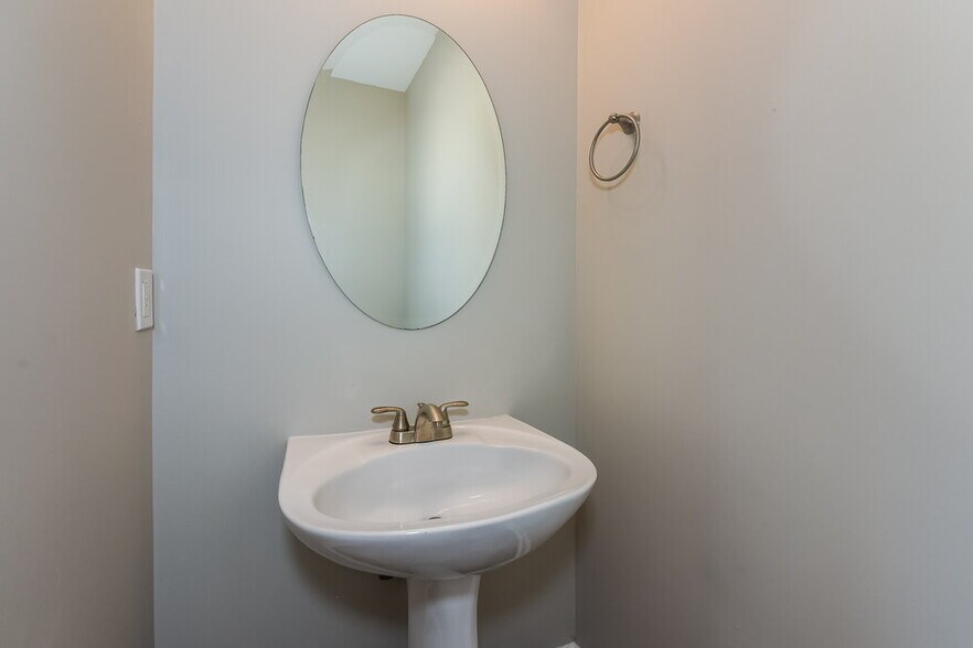 Building Photo - 817 Sandworth Cove
