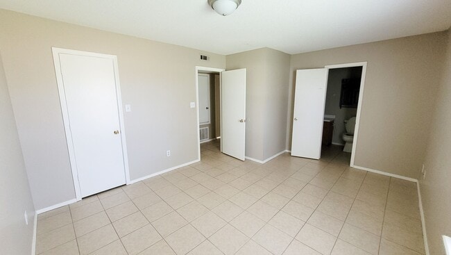 Building Photo - 1805 Cherrybark Bend