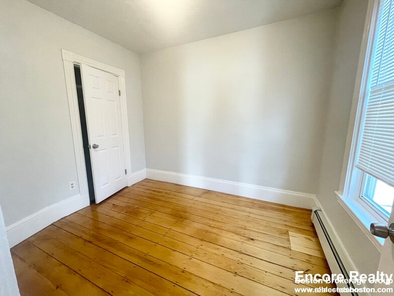 Building Photo - 30 Rawson St