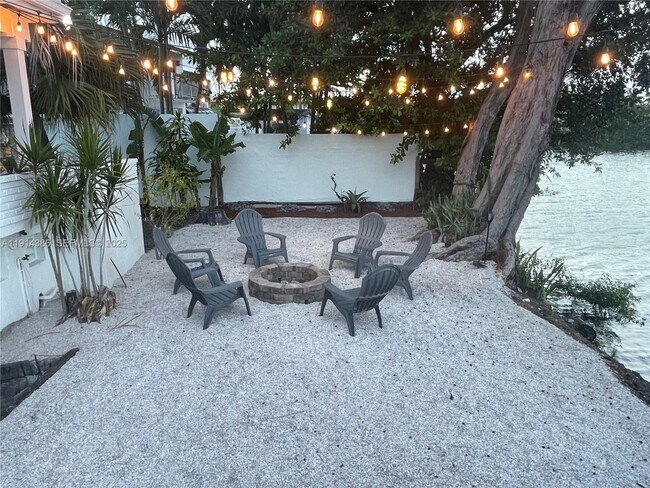 Building Photo - 7521 SW 56th St