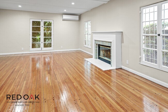 Building Photo - 206 S Martel Ave