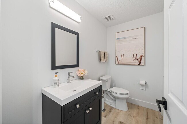 Building Photo - 864 Whippoorwill Row