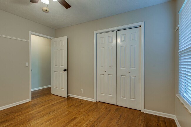 Building Photo - 3 Bed 2 Bath w/bonus room and fence for $2...