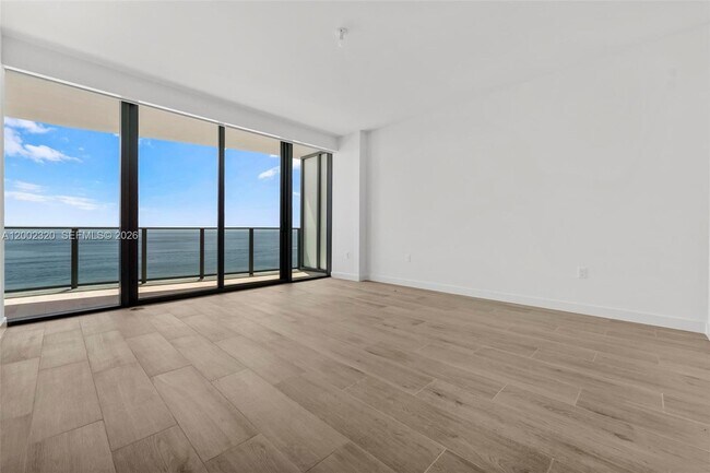 Building Photo - 900 N Ocean Blvd