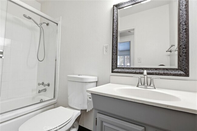 Building Photo - 524 E Ghent St
