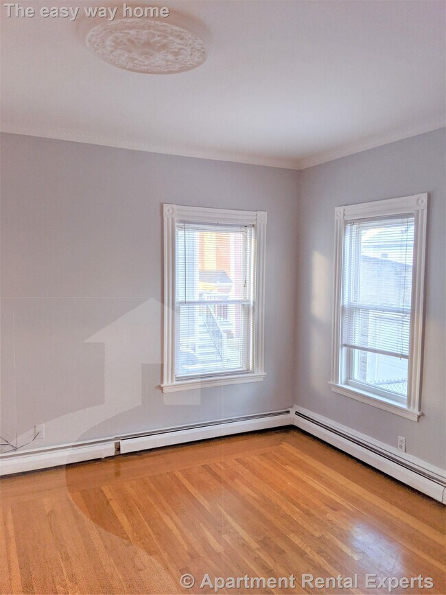 Building Photo - 49 Hudson St