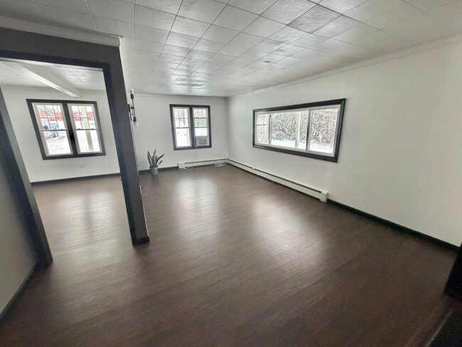 Building Photo - Gorgeous Newly Renovated 4 BR, 2 BA on .71 acres