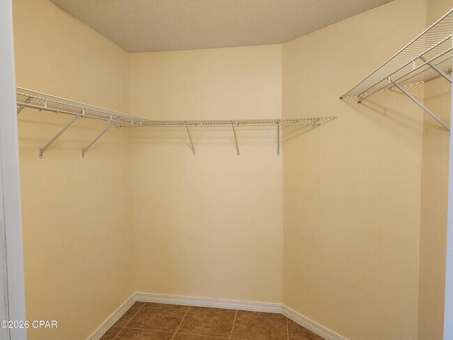 Building Photo - 226 Summerwood Dr