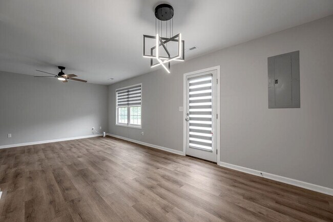Building Photo - 242 Elkhorn Meadows Dr