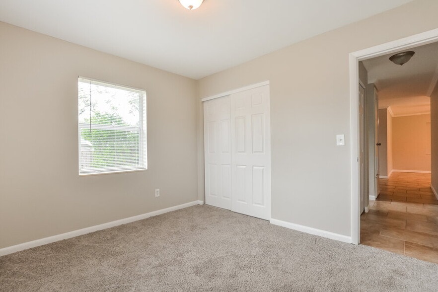 Building Photo - 1094 Whitewood Dr